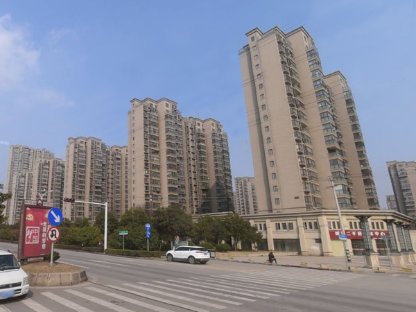 徐州城置國際花園小區陽臺護欄、空調護欄案例 徐州城置國際花園小區陽臺護欄、空調護欄案例