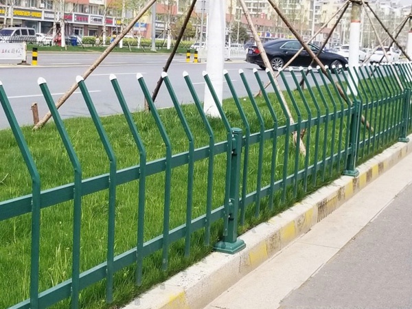 公路草坪護(hù)欄