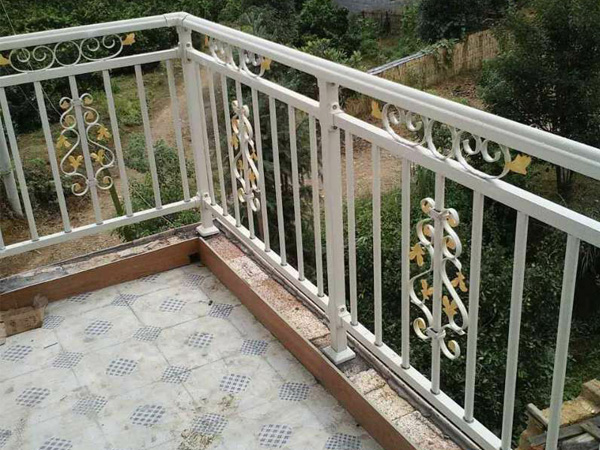 陽臺護(hù)欄采購技巧 陽臺護(hù)欄采購技巧