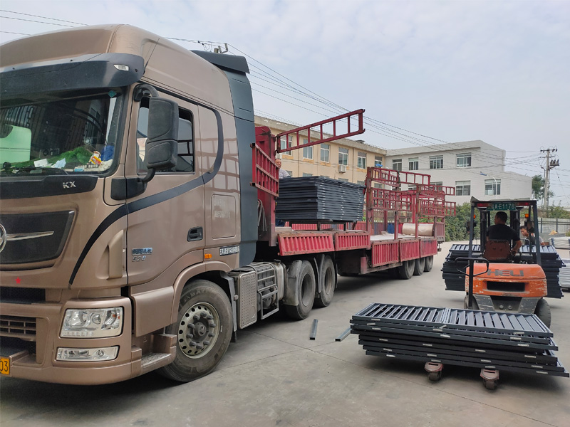 金用護欄2020年9月25日鋅鋼百葉窗發貨！