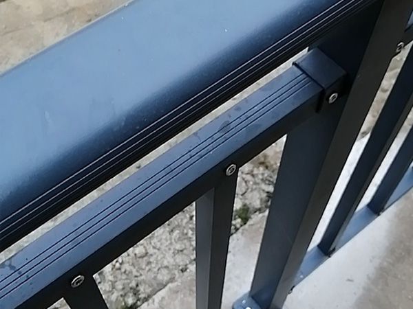 建筑工程專用陽臺護(hù)欄是什么樣的,你知道嗎? 建筑工程專用陽臺護(hù)欄是什么樣的,你知道嗎?
