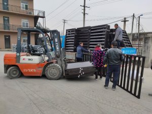金用護欄2020年12月1日鋅鋼百葉窗發貨！