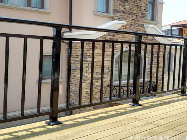 陽臺護欄有什么作用? 陽臺護欄有什么作用?