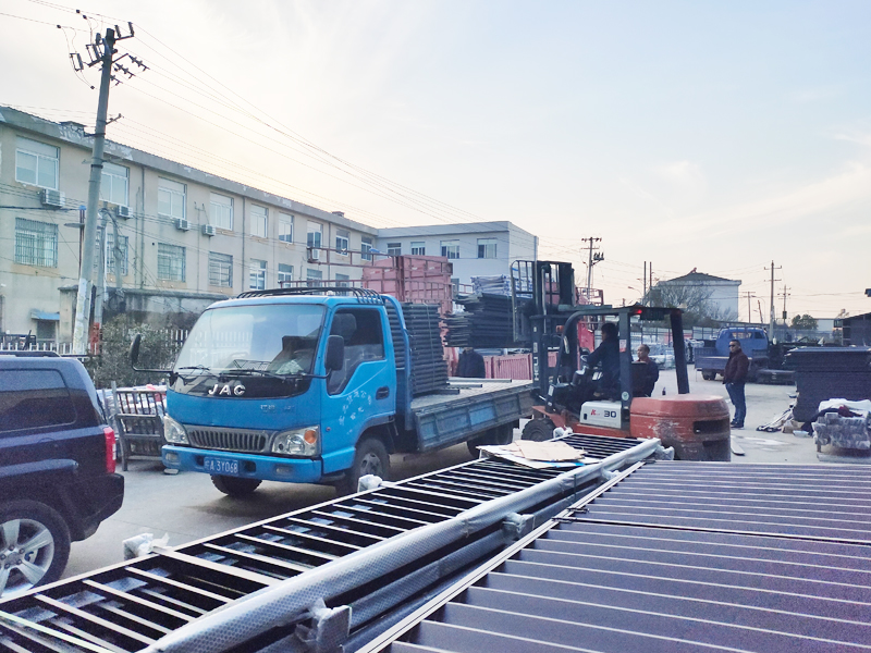 金用護欄2021年3月3日鋅鋼陽臺護欄發貨！