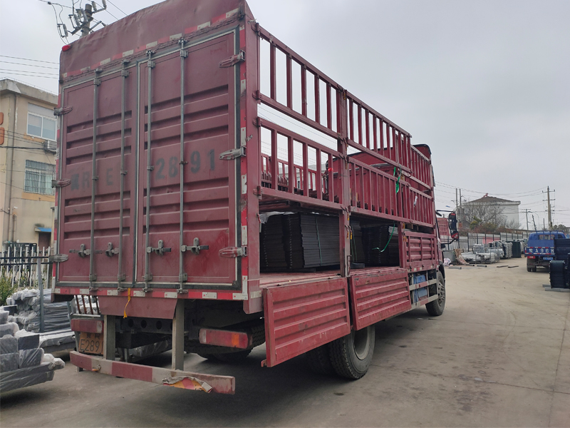 金用護欄2021年3月12日鋁合金百葉窗發貨! 金用護欄2021年3月12日鋁合金百葉窗發貨!