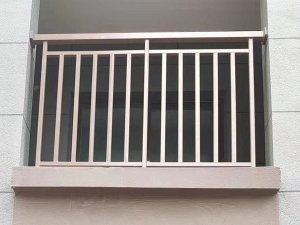 陽(yáng)臺(tái)欄桿用什么材料好？