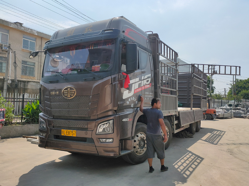 金用護欄2021年5月31日防雨百葉窗發貨！