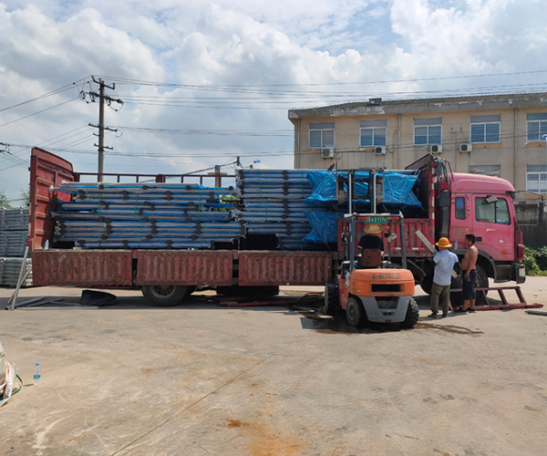 金用護欄2021年6月15日鋅鋼陽臺護欄發貨！