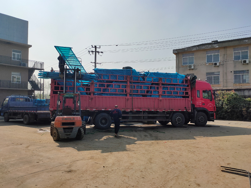 金用護欄2021年10月25日鋅鋼樓梯欄桿發貨！