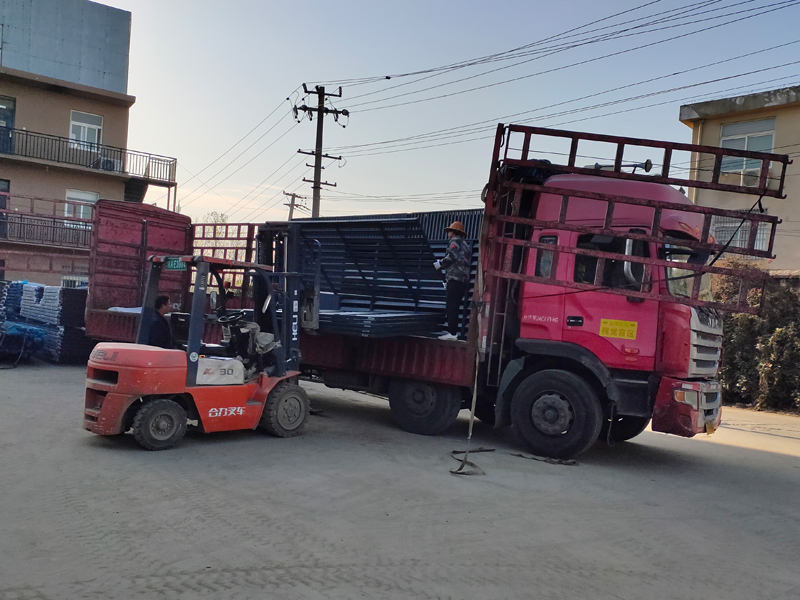 金用護欄2021年11月23日鋅鋼百葉窗發貨！