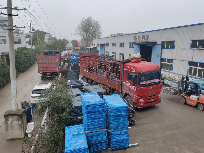 金用護欄2022年11月30日鋅鋼百葉窗裝車發貨！