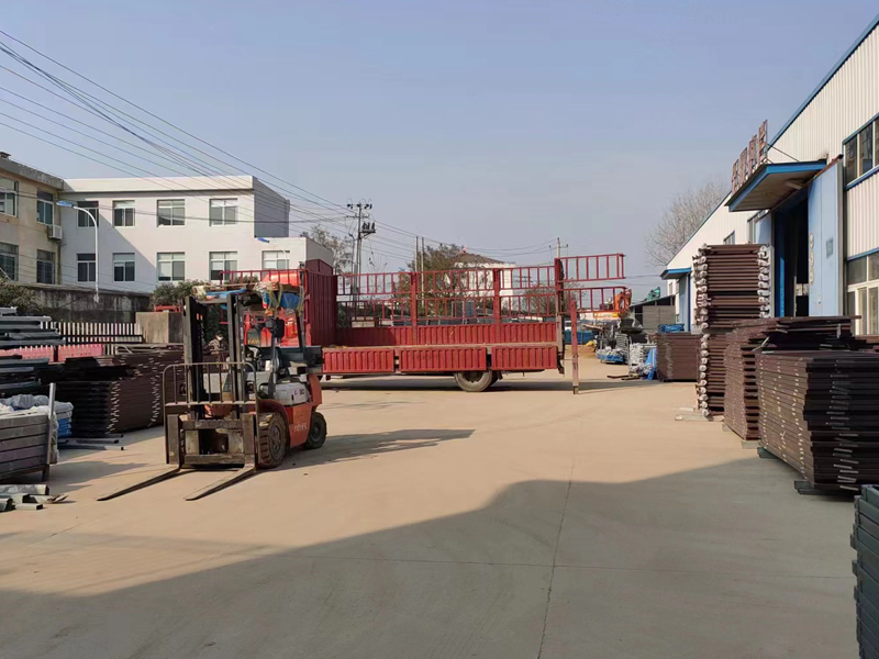 金用護欄2022年12月16日鋅鋼百葉窗裝車發貨！