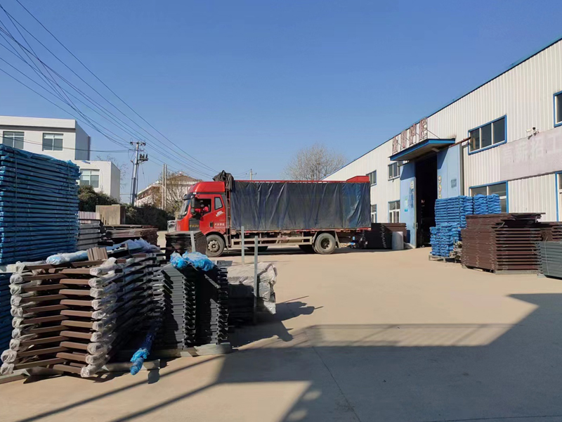 金用護欄2022年12月23日鋅鋼飄窗護欄裝車發貨！