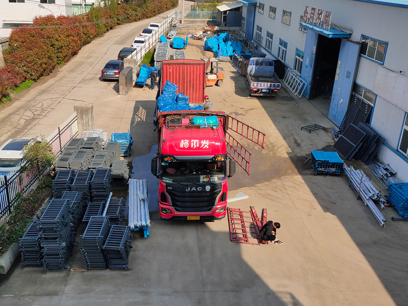 金用護欄2023年4月7日鋅鋼護窗欄桿裝車發(fā)貨! 金用護欄2023年4月7日鋅鋼護窗欄桿裝車發(fā)貨!