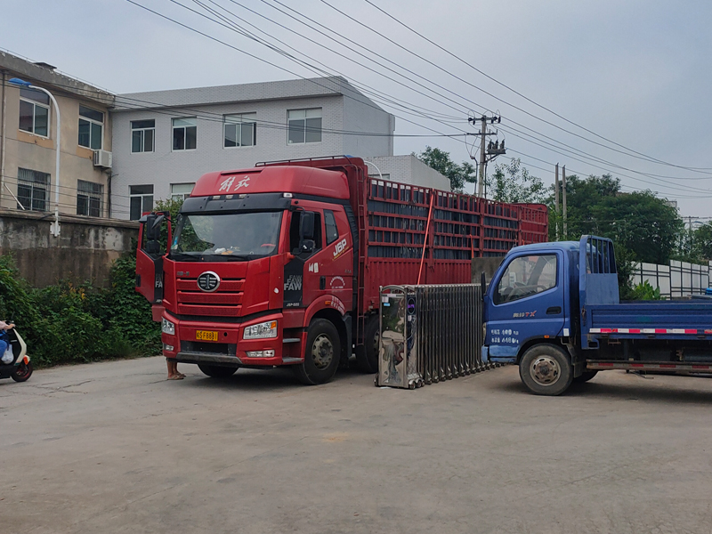 2023年6月21日鋁合金百葉窗裝車發貨! 2023年6月21日鋁合金百葉窗裝車發貨!