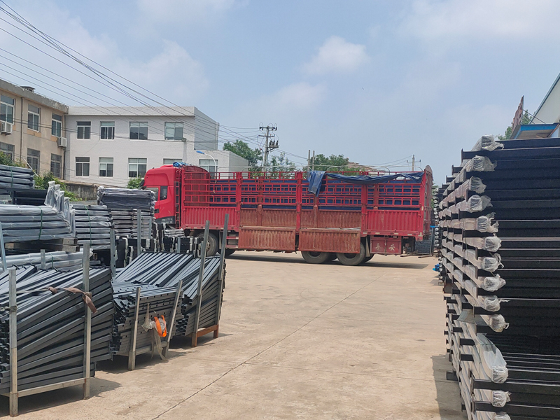 2023年7月1日鋅鋼陽臺護欄裝車發(fā)貨! 2023年7月1日鋅鋼陽臺護欄裝車發(fā)貨!