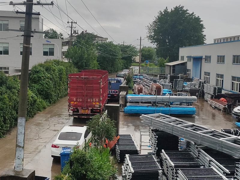 2023年7月18日鋅鋼連廊欄桿裝車發貨！