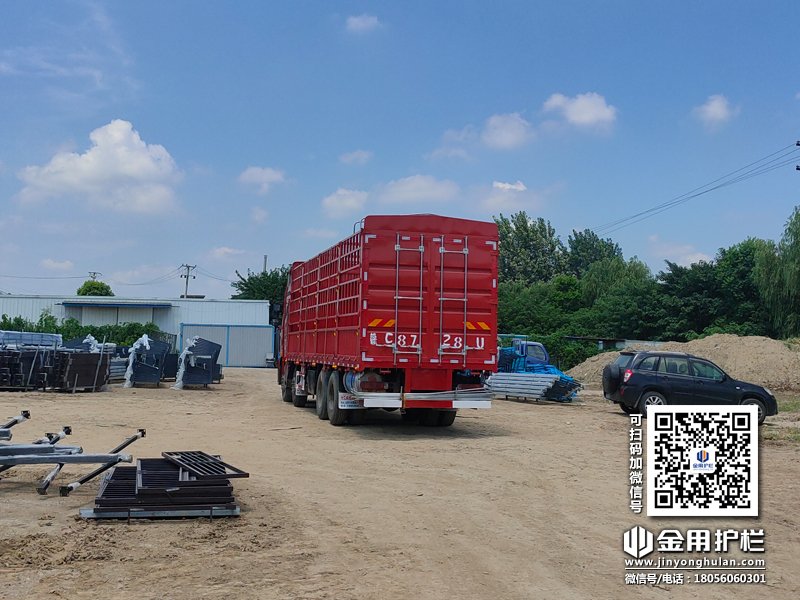 2023年8月8日鋅鋼空調護欄裝車發貨！