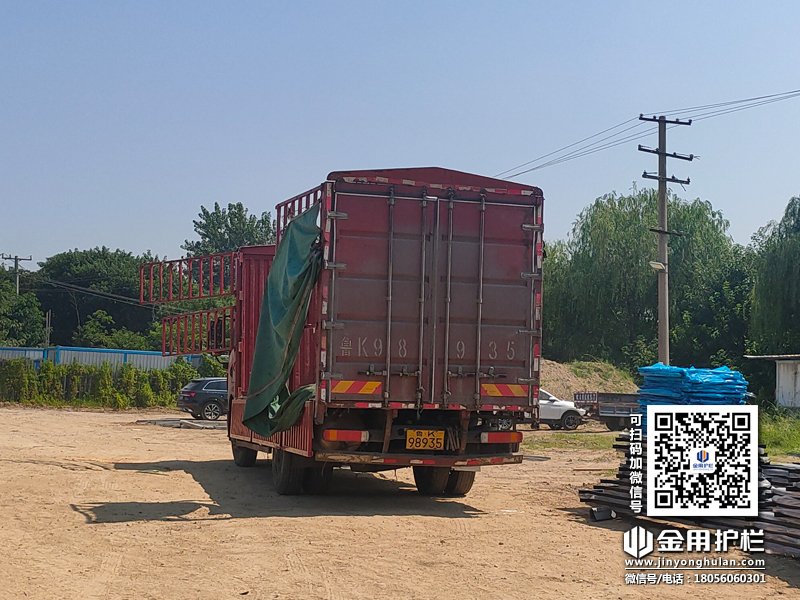 2023年8月16日鋅鋼護窗欄桿裝車發貨！