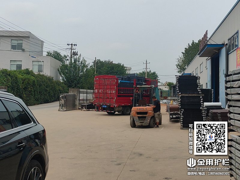 2023年8月28日鋅鋼百葉窗裝車發貨! 2023年8月28日鋅鋼百葉窗裝車發貨!