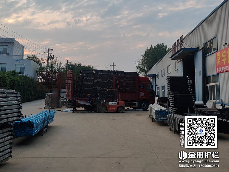 2023年9月2日鋅鋼百葉窗裝車發(fā)貨！