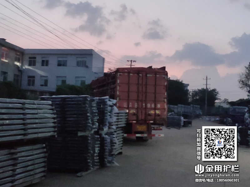 2023年9月16日鋁合金百葉窗裝車發(fā)貨! 2023年9月16日鋁合金百葉窗裝車發(fā)貨!