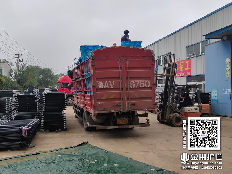 2023年9月25日鋅鋼飄窗欄桿裝車發(fā)貨！