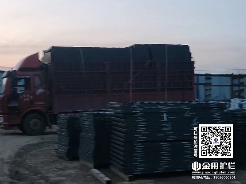 2024年4月8日鋅鋼百葉窗裝車發(fā)貨！