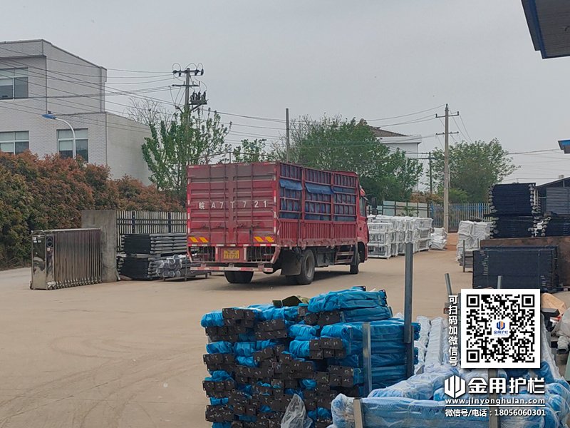 2024年4月13日鋅鋼百葉窗裝車發(fā)貨！