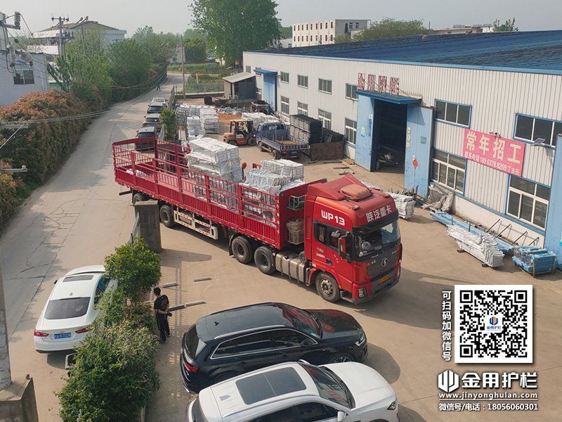 2024年4月16日鋅鋼飄窗護欄裝車發貨！