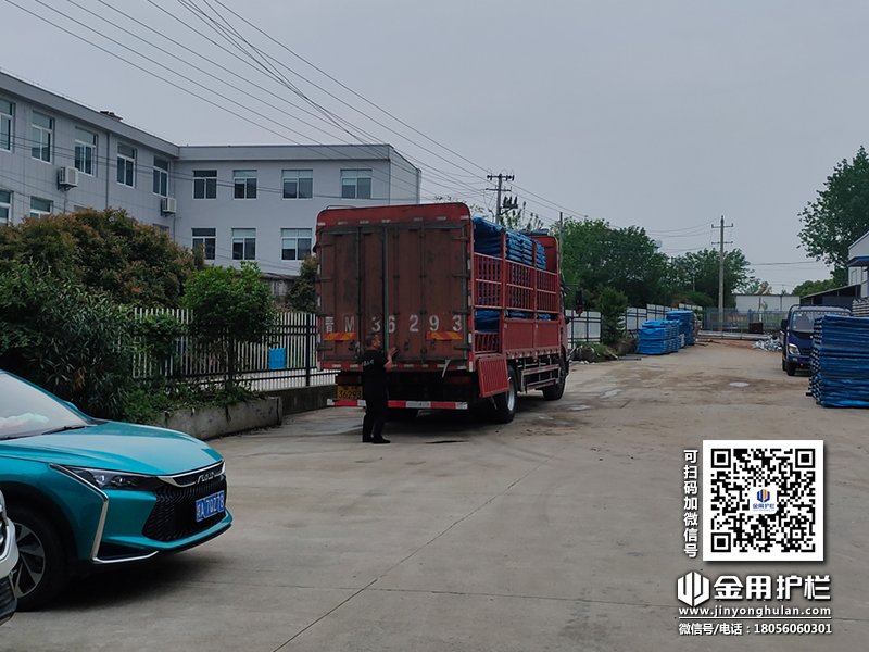 2024年4月22日鋅鋼陽臺護欄裝車發貨! 2024年4月22日鋅鋼陽臺護欄裝車發貨!