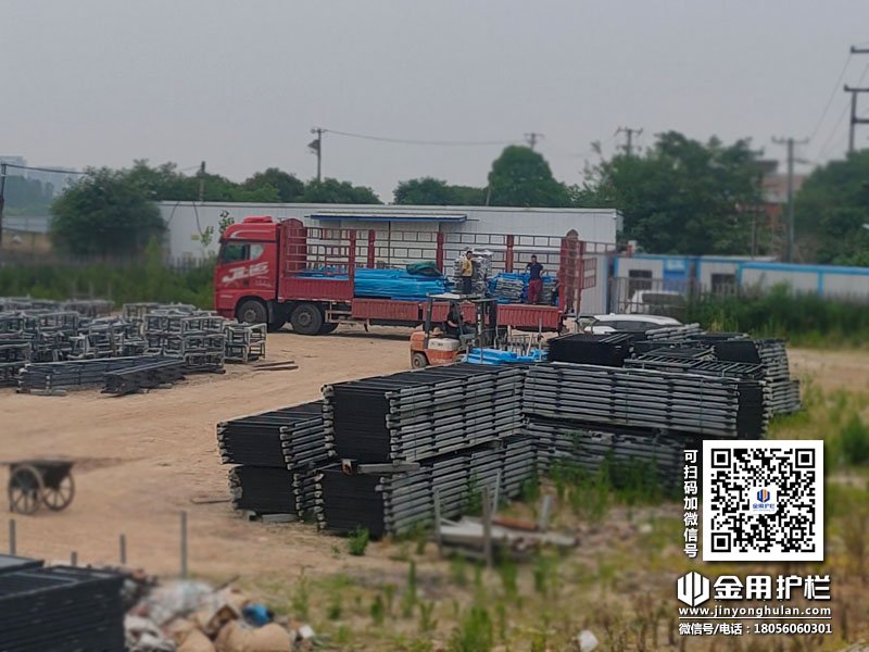 2024年5月21日鋅鋼組裝欄桿裝車發(fā)貨！