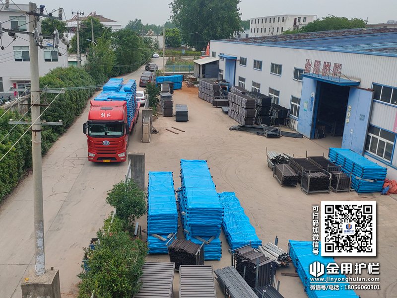  2024年6月25日鋅鋼陽臺護欄裝車發貨！