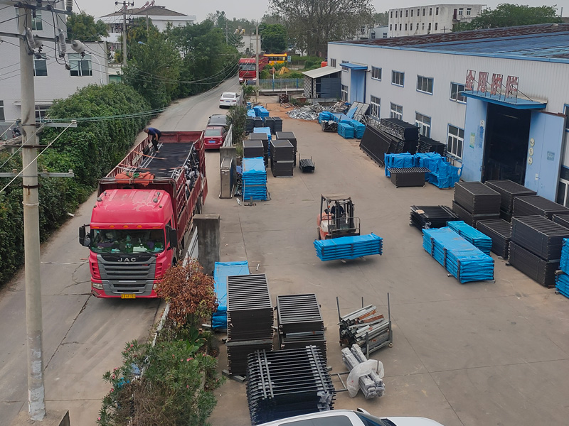 2024年9月27日鋅鋼圍墻護欄裝車發貨! 2024年9月27日鋅鋼圍墻護欄裝車發貨!