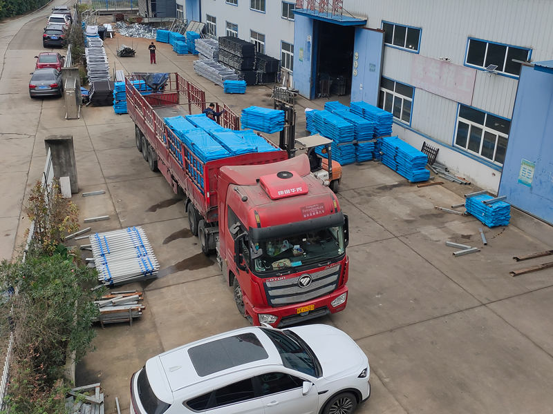 2024年11月21日鋅鋼陽臺護(hù)欄裝車發(fā)貨！