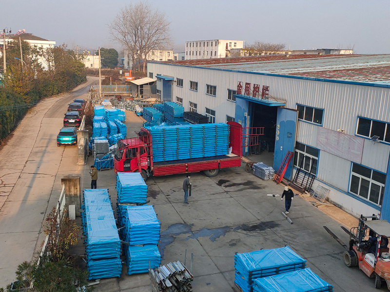 2024年12月11日鋅鋼陽臺(tái)護(hù)欄裝車發(fā)貨！