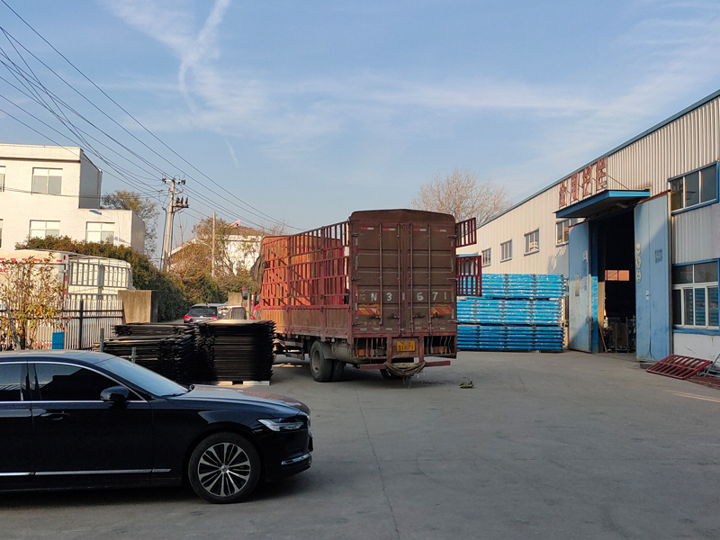 2024年12月19日鋅鋼飄窗欄桿裝車發(fā)貨！