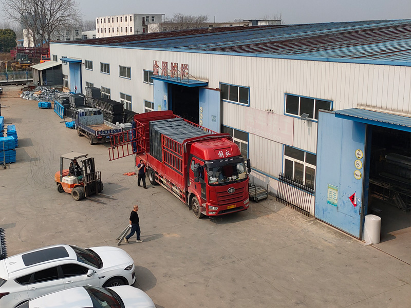 2025年3月8日鋁合金百葉窗裝車發貨！