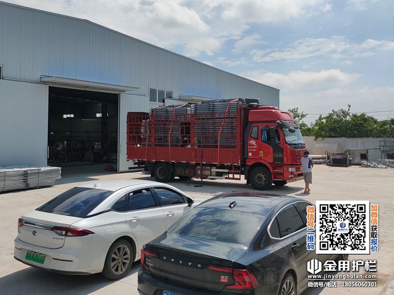 2025年6月28日鋅鋼樓梯欄桿扶手裝車發(fā)貨！